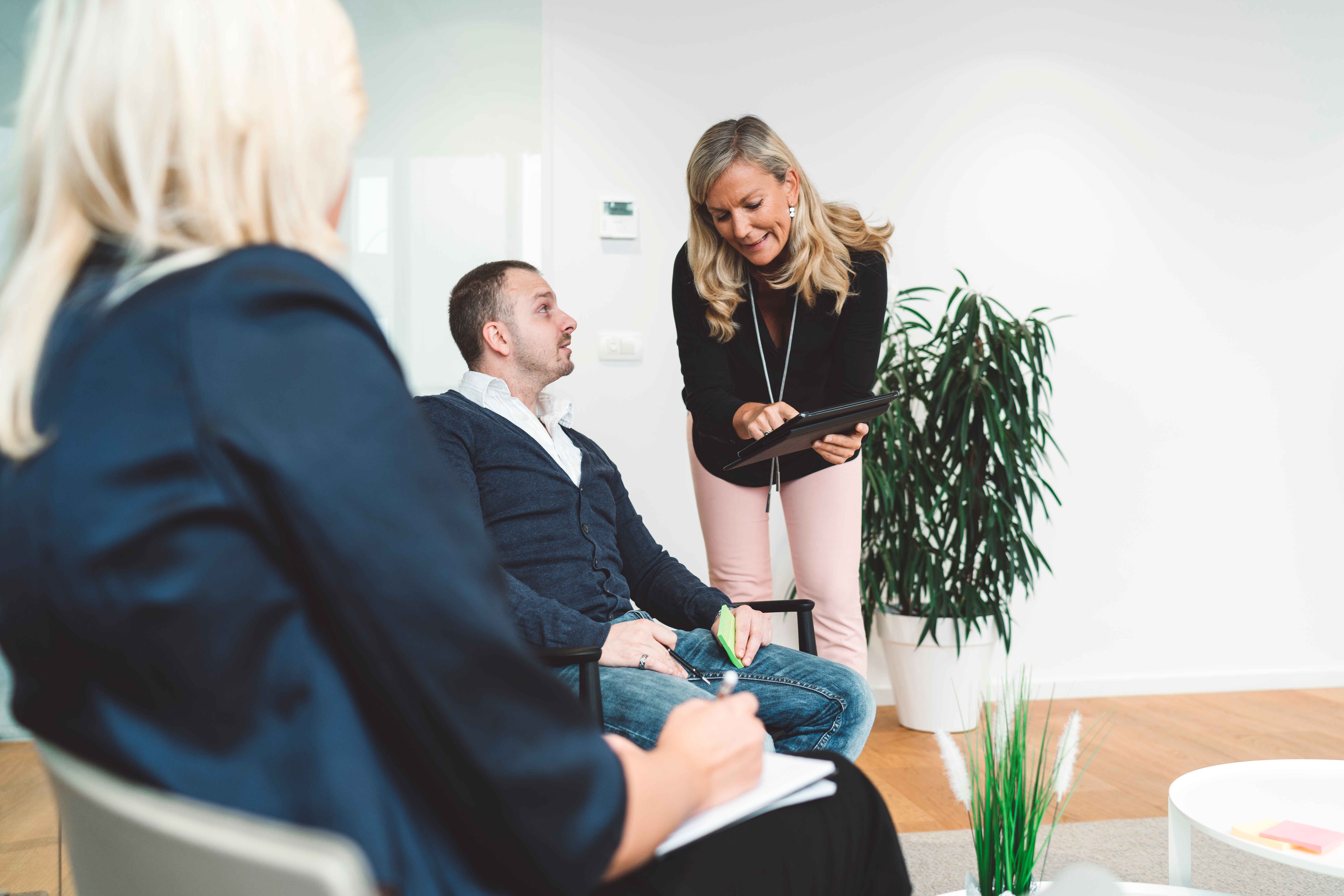 Techniques for Cultivating Mindfulness: Practical Exercises and Benefits for Stress Reduction and Anxiety Management